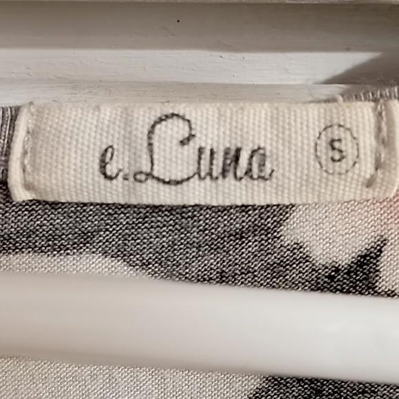 Luna sleeveless top - Picture 3 of 8